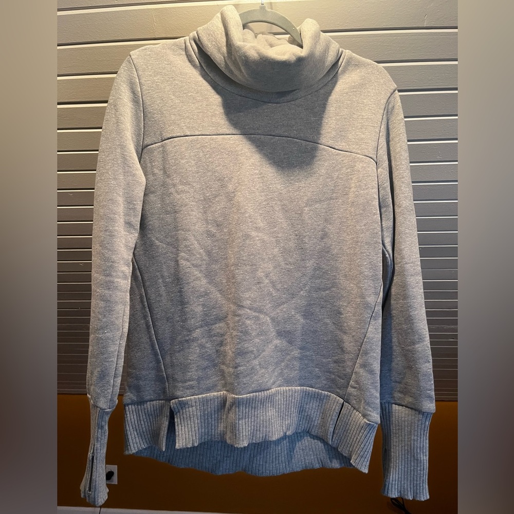 Alo yoga funnel neck grey sweater XS